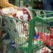 Carrinho de famílias no supermercado está mais cheio com inflação e desemprego em baixa 52 Carrinho de famílias no supermercado está mais cheio com inflação e desemprego em baixa