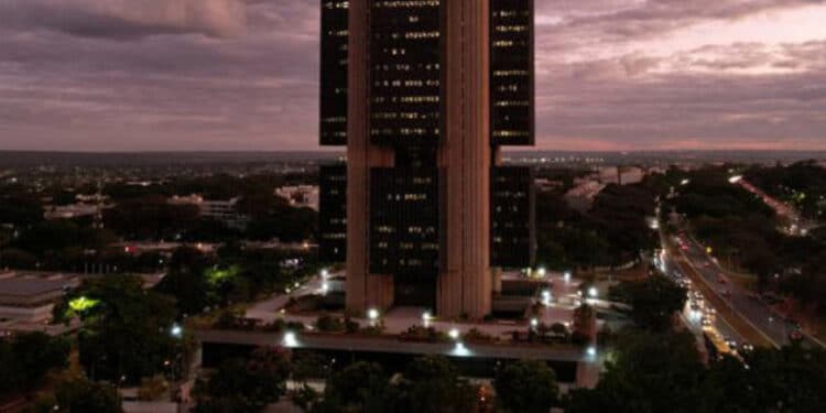 Especialistas voltam a elevar expectativas para inflação em 2024 e 2025 no Focus
