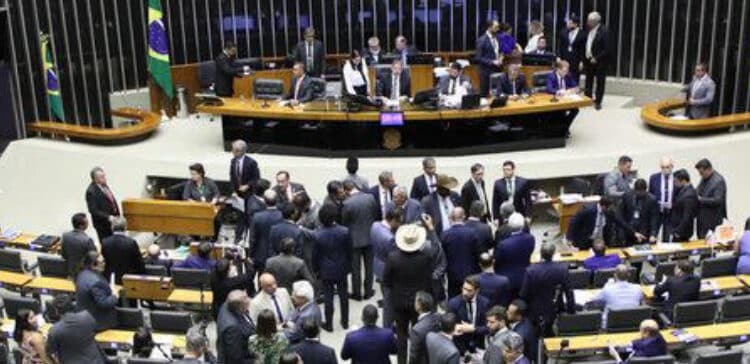 Câmara retoma imposto de herança sobre previdência privada, mas isenta planos com mais de 5 anos 45 Câmara retoma imposto de herança sobre previdência privada, mas isenta planos com mais de 5 anos