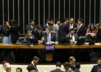 Reforma tributária: veja quais profissionais liberais, da saúde e da educação pagarão menos imposto