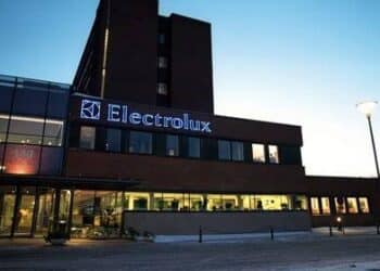 A Electrolux, uma das líderes mundiais em eletrodomésticos para uso doméstico e profissional, continua a se destacar no mercado .