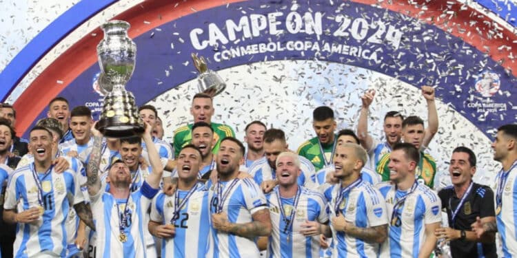 Argentina vence Colômbia na prorrogação e se isola como maior campeã da Copa América