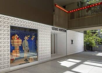 A nova loja da Louis Vuitton no Shops Jardins em São Paulo é um marco importante para a marca no Brasil.