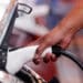 Carros elétricos têm sido desastrosos para as locadoras e podem ficar mais difíceis de alugar
