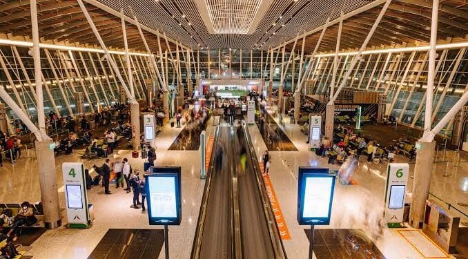 O Aeroporto Internacional de Brasília, um verdadeiro ícone de excelência, inovação e hospitalidade. 45 O Aeroporto Internacional de Brasília, um verdadeiro ícone de excelência, inovação e hospitalidade.