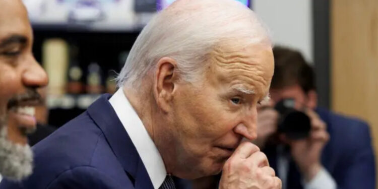 Desistência de Biden: os momentos críticos que fizeram campanha à reeleição ‘derreter’