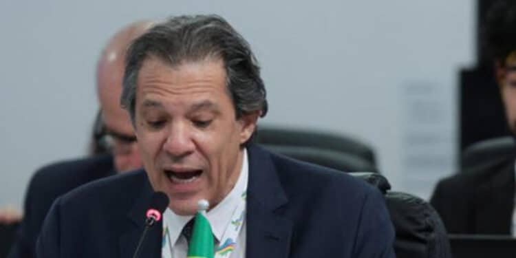 Haddad diz que justa contribuição de super-ricos em impostos é forma de combater a fome