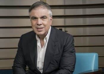 A Jornada de Sucesso de Flávio Rocha, o Visionário por Trás da Riachuelo.