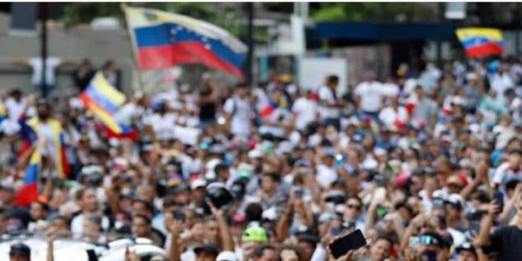Venezuela tem segundo dia de protestos contra Maduro