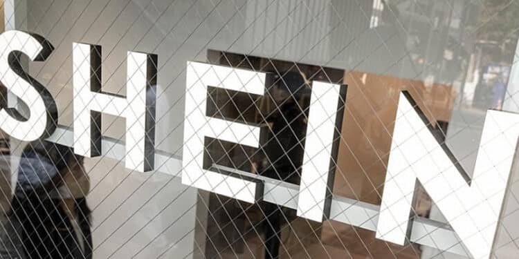 ‘Taxa das blusinhas’ entra em vigor. Como fica preço final?
