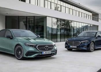 A Mercedes-Benz revelou recentemente a nova versão do seu sedan de luxo, o E-Class 2024.