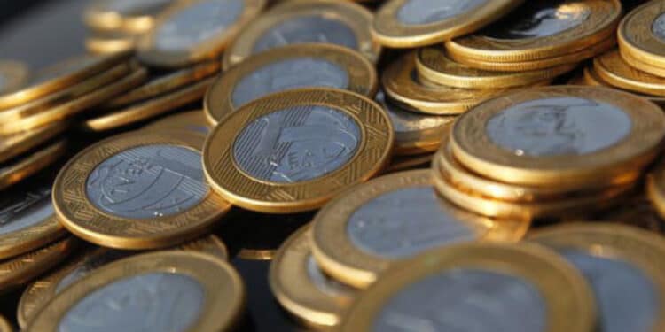 Taxas futuras de juros sobem puxadas por Treasuries após dados fortes dos EUA