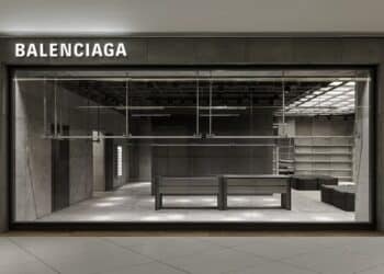 Um Novo Patamar de Luxo: A Revolução Estética da Balenciaga no Iguatemi.