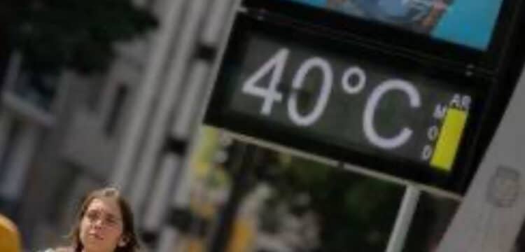 Onda de Calor em São Paulo: Um Alerta para o Futuro Climático. 45 Onda de Calor em São Paulo: Um Alerta para o Futuro Climático.