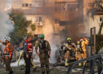 Israel e Hezbollah intensificam trocas de ataques