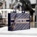 Dior Book Tote da Coleção Croisière 2024: A Perfeição da Elegância Atemporal.