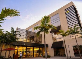 Em meio ao ritmo pulsante de Brasília, há um refúgio onde o luxo e a exclusividade encontram a harmonia perfeita: o Shopping Iguatemi Brasília.