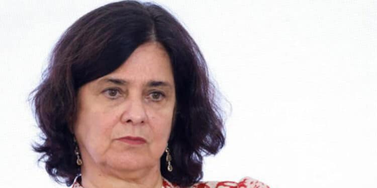 Queimadas pelo país estão impactando demanda por serviços de saúde, diz ministra 45 Queimadas pelo país estão impactando demanda por serviços de saúde, diz ministra