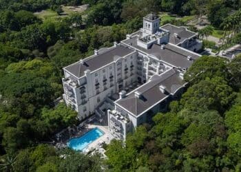 Palácio Tangará: Um Refúgio de Luxo e Tranquilidade no Coração de São Paulo.
