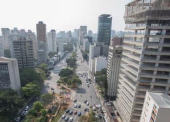 Empresas e pessoas físicas poderão atualizar valor do imóvel e pagar imposto menor na venda; entenda