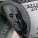 Dólar recua em início de semana marcada por dados de inflação e decisão do Copom