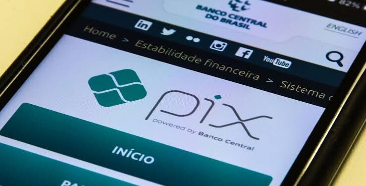 Governo enfrenta desgaste com autônomos devido à crise do Pix e prepara contraofensiva para recuperar popularidade