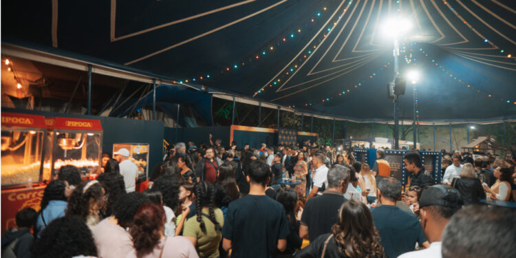 SEJA LUZ: O ESPETÁCULO QUE ENCANTA O CÉU E A TERRA – APRESENTAÇÃO ESPECIAL NESTA SEGUNDA-FEIRA 45 SEJA LUZ: O ESPETÁCULO QUE ENCANTA O CÉU E A TERRA – APRESENTAÇÃO ESPECIAL NESTA SEGUNDA-FEIRA