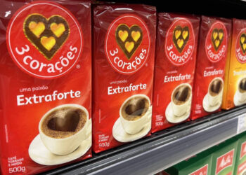 Café vira luxo: brasileiros reduzem consumo diante da disparada de preços