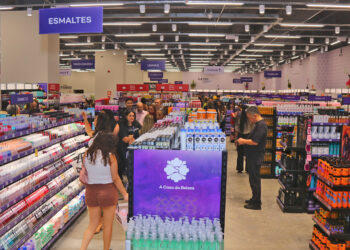 Nova loja da Soneda e Daiso recebe mais de 20 mil pessoas no primeiro fim de semana de operação