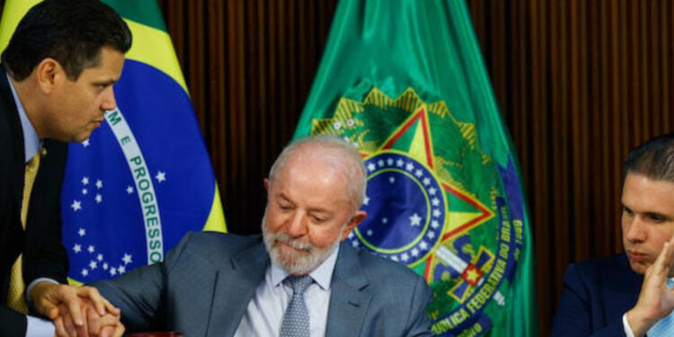 Congresso atrela isenção do Imposto de Renda a aumento de deputados e verbas parlamentares 45 Congresso atrela isenção do Imposto de Renda a aumento de deputados e verbas parlamentares