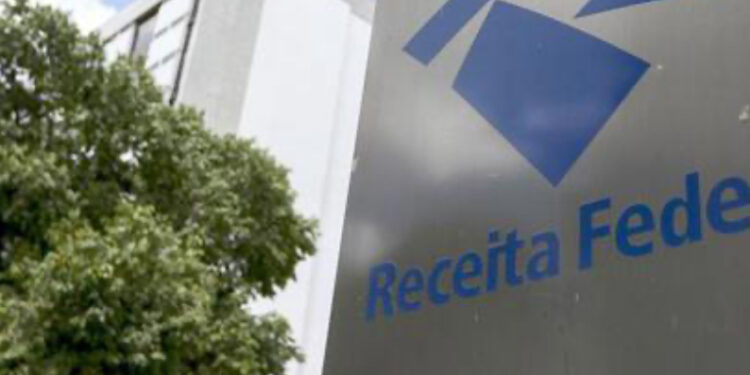 Receita Federal amplia fiscalização com foco em grandes empresas e milionários