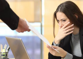 A nova geração exausta: por que jovens bem-sucedidos estão desistindo da vida corporativa