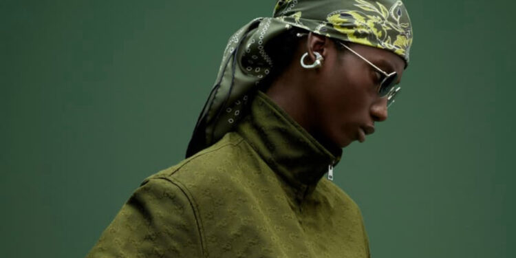 GUCCI PRE-FALL 2025: ENTRE O PASSADO NOSTÁLGICO E A NOVA ELEGÂNCIA MODERNA