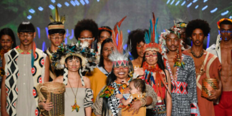 MODA BRASILEIRA EM 2025: RAÍZES, SUSTENTABILIDADE E REPRESENTATIVIDADE 45 MODA BRASILEIRA EM 2025: RAÍZES, SUSTENTABILIDADE E REPRESENTATIVIDADE