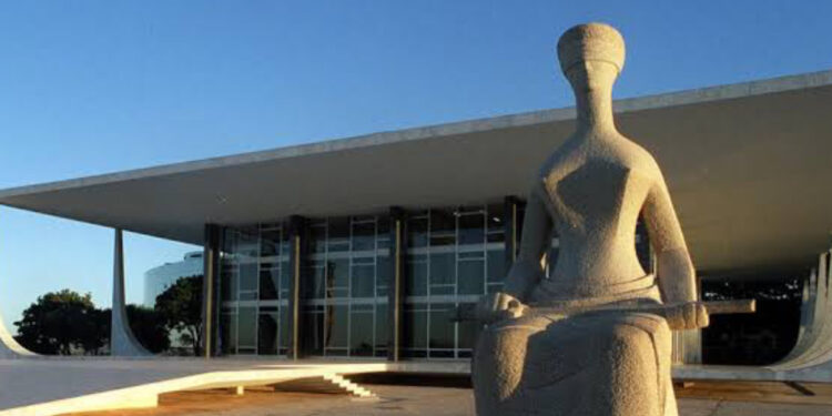 Ocupação do Congresso e a tensão entre Executivo e Legislativo