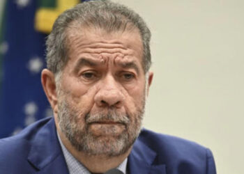 CPMI do INSS ouve ex-ministro Carlos Lupi nesta segunda-feira