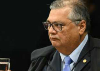 Dino suspende repasses de emendas Pix e aciona PF após indícios de crimes em nove municípios