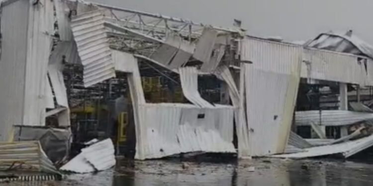 Temporal deixa 24 feridos e 33 desalojados em São Paulo 45 Temporal deixa 24 feridos e 33 desalojados em São Paulo