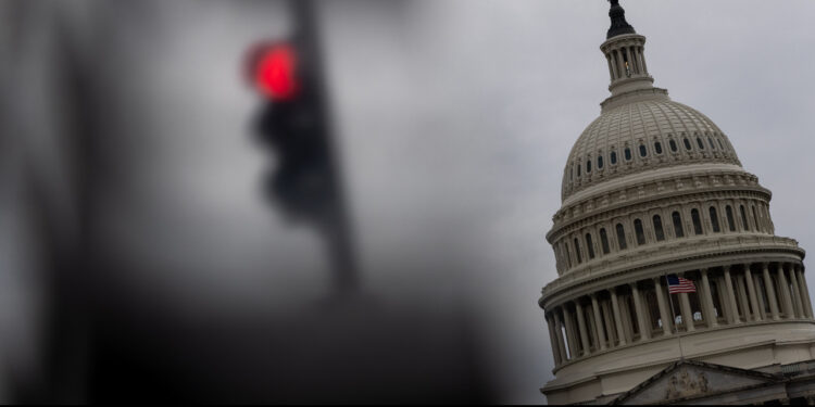 Paralisação do governo dos EUA tem início em meio à divisão partidária em Washington 45 Paralisação do governo dos EUA tem início em meio à divisão partidária em Washington