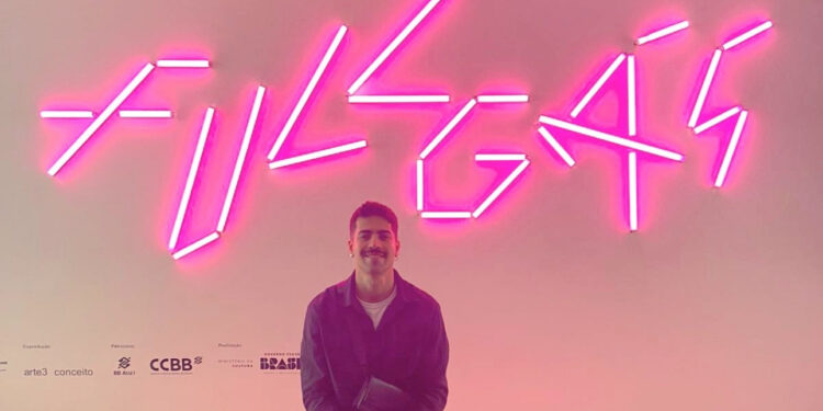 “Fullgás” por Rafael Caetano: uma celebração poética entre moda, arte e memória brasileira