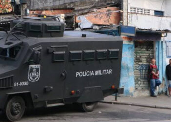 Rio de Janeiro vive a mais letal operação policial da história: mais de 130 mortos e uma cidade em choque