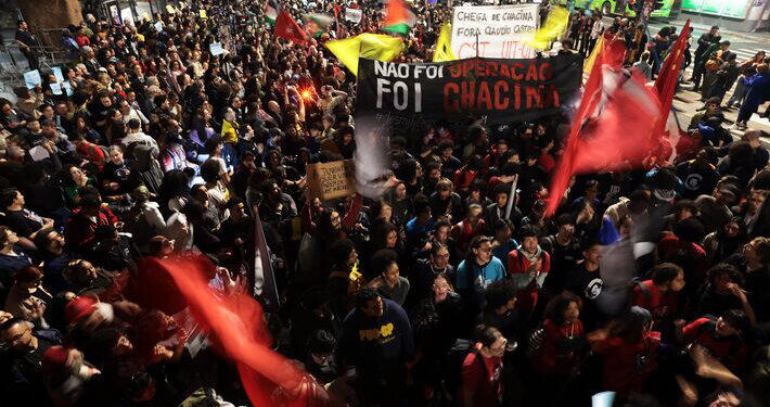 Protesto contra megaoperação no Rio reúne manifestantes na Avenida Paulista 45 Protesto contra megaoperação no Rio reúne manifestantes na Avenida Paulista