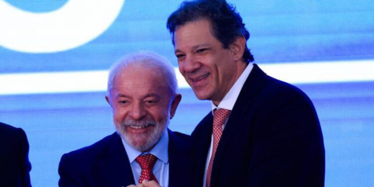 Aprovação do IR é vista como marco de justiça tributária, afirma Lula