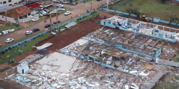 Tornado no Paraná expõe cenário de devastação e incerteza: “Ainda é impossível mensurar todos os danos”, afirma ministro 45 Tornado no Paraná expõe cenário de devastação e incerteza: “Ainda é impossível mensurar todos os danos”, afirma ministro