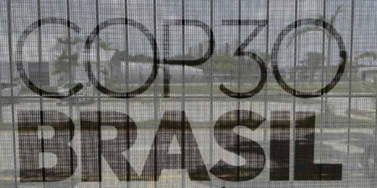 COP30 tem início em Belém sob clima de tensão: negociações sobre combustíveis fósseis e financiamento dividem países