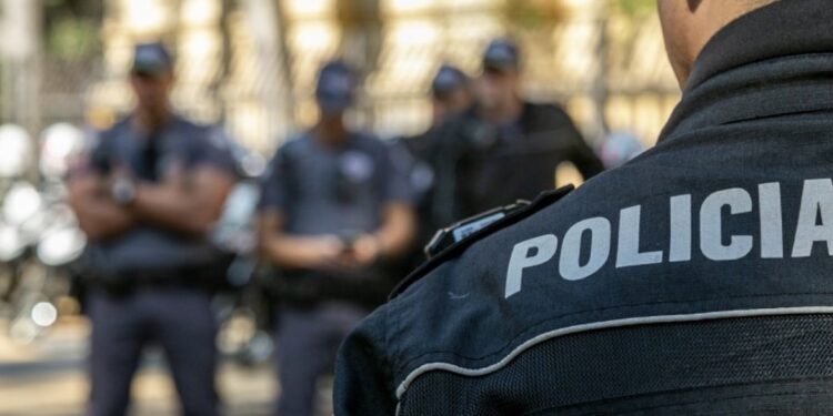 Segurança e organização marcam a virada do ano em São Paulo 45 Segurança e organização marcam a virada do ano em São Paulo