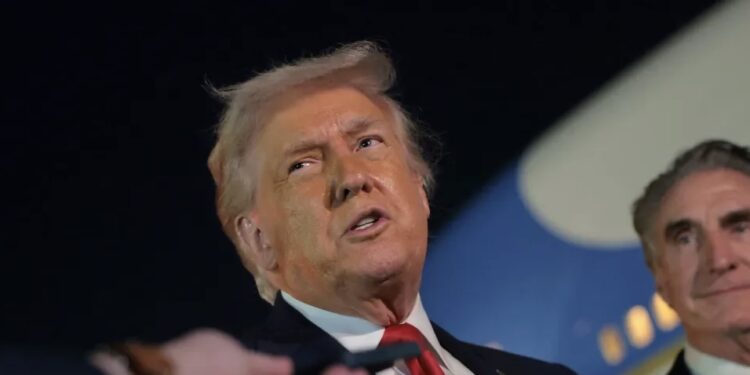 Chefe de gabinete de Trump admite que agentes federais podem ter violado protocolo em Minneapolis