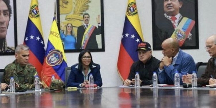 Presidente interina da Venezuela oferece cooperação com os EUA após ameaça de novo ataque 45 Presidente interina da Venezuela oferece cooperação com os EUA após ameaça de novo ataque