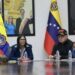 Presidente interina da Venezuela oferece cooperação com os EUA após ameaça de novo ataque