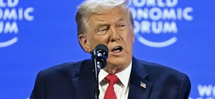 Trump recua de tarifas à Europa e anuncia acordo futuro sobre a Groenlândia com a Otan